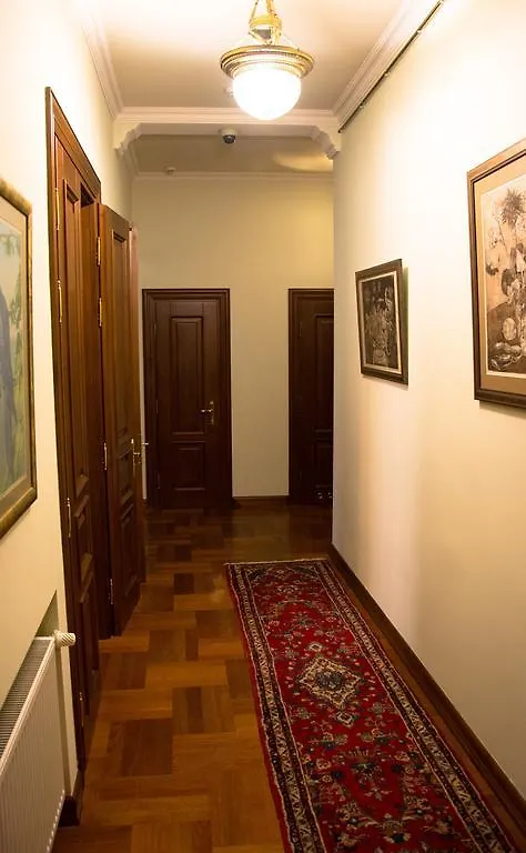 **** Отель отель Британский Клуб во Львове Украина